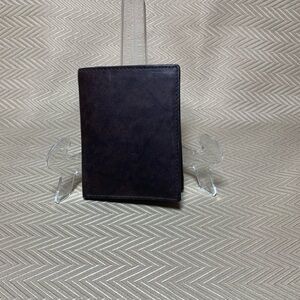 Elegant Brown Leather Bilfold Wallet